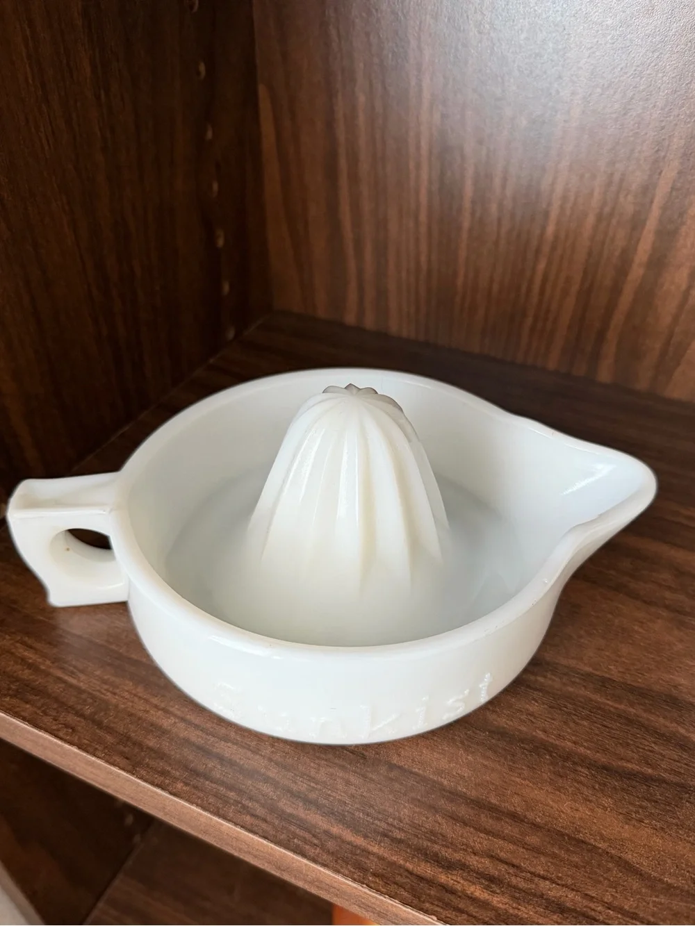 Sunkist milk glass citrus juicer with handle and spout